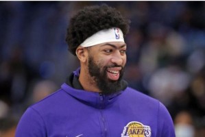 开云官网-浓眉将出战季前赛首战 对新赛季防守配置感到满意