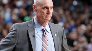 赛事分析-😤卡莱尔谈客场失利：从开场球队就没拿出应有的强度和态度